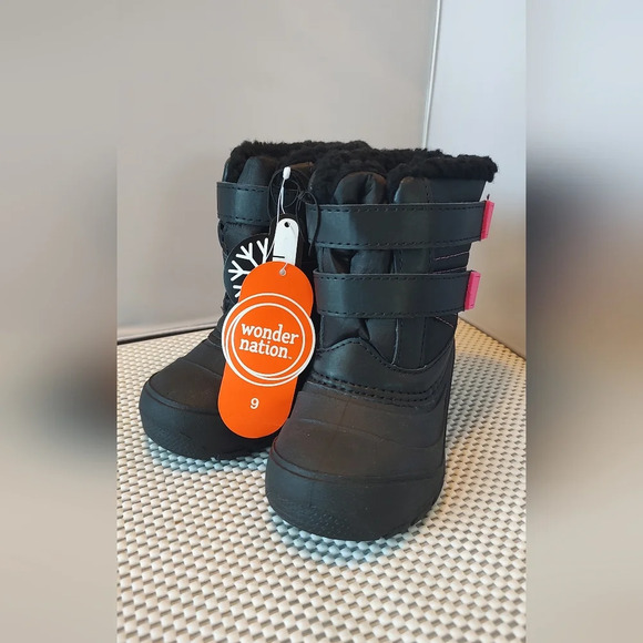 Toddler Girls Size 9 Winter Snow Boots Temperature Rated -5° Velcro closure